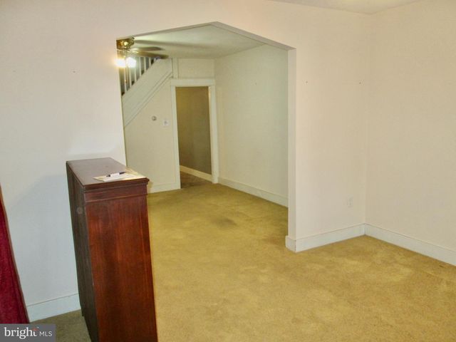 2248 READING AVE, Reading, PA 19609