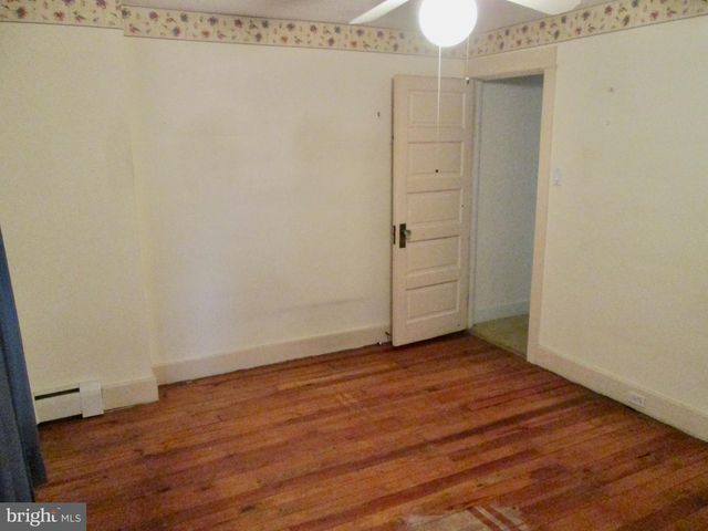 2248 READING AVE, Reading, PA 19609