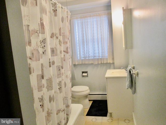 2248 READING AVE, Reading, PA 19609