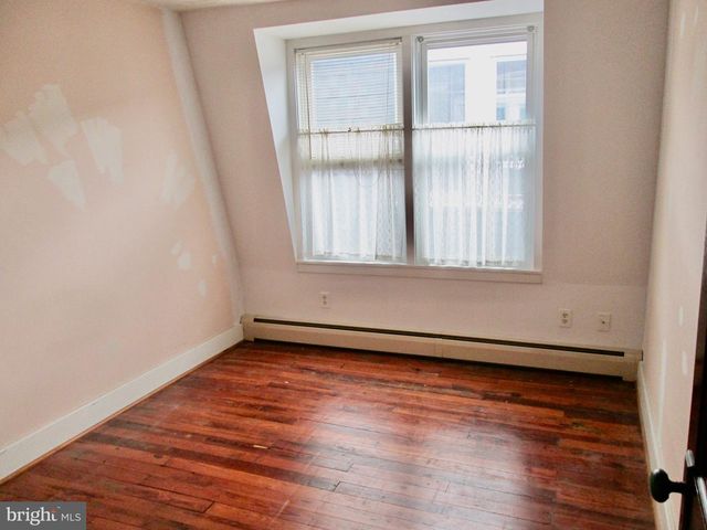 2248 READING AVE, Reading, PA 19609
