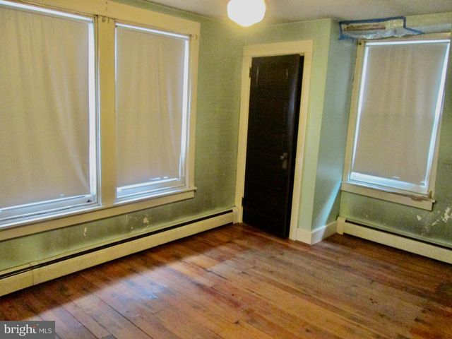 2248 READING AVE, Reading, PA 19609