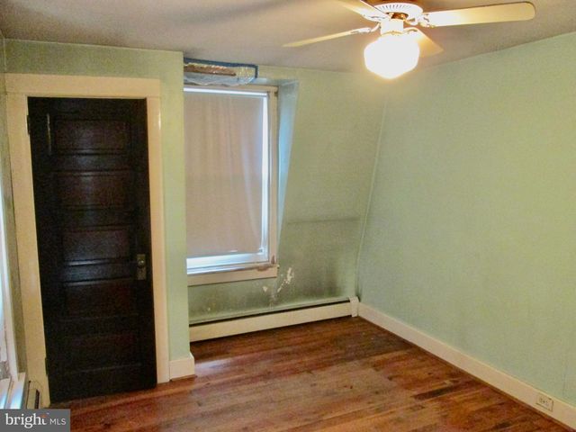 2248 READING AVE, Reading, PA 19609