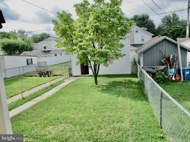 2248 READING AVE, Reading, PA 19609