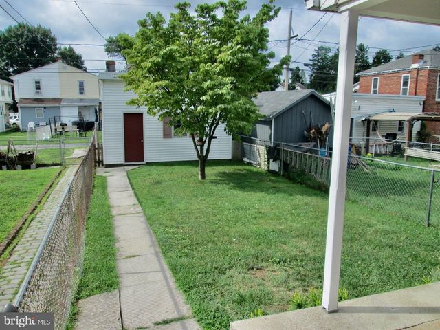 2248 READING AVE, Reading, PA 19609
