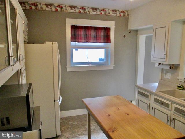 2248 READING AVE, Reading, PA 19609