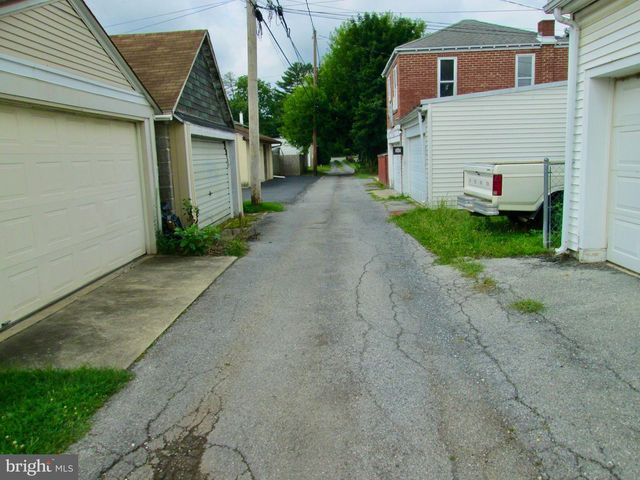 2248 READING AVE, Reading, PA 19609