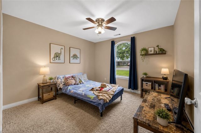 500 SW 6th Avenue, Gravette, AR 72736