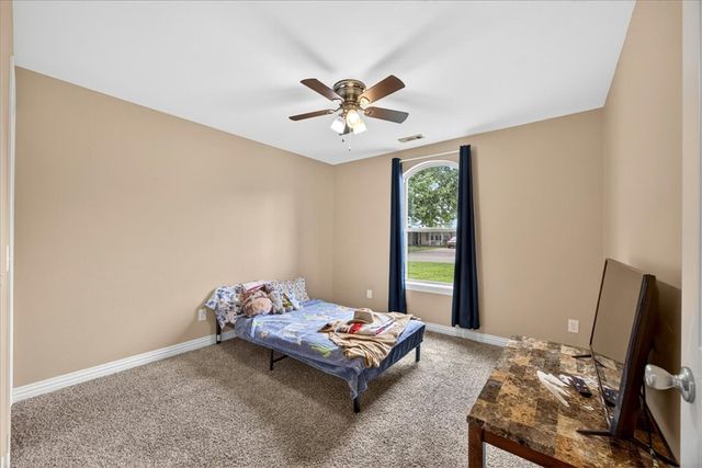 500 SW 6th Avenue, Gravette, AR 72736