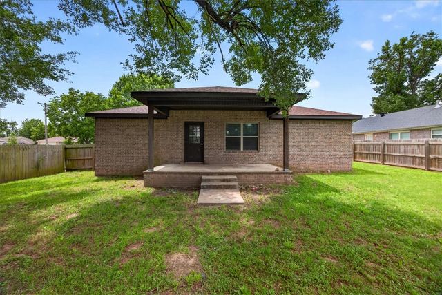 500 SW 6th Avenue, Gravette, AR 72736