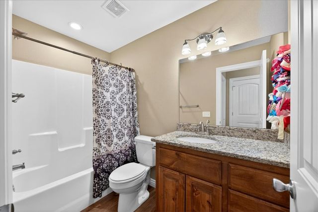 500 SW 6th Avenue, Gravette, AR 72736