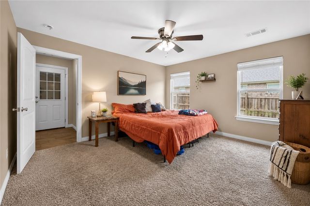 500 SW 6th Avenue, Gravette, AR 72736