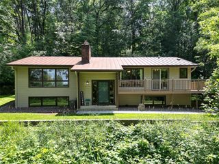 E865 Woodridge Drive, Eau Claire, WI 54701