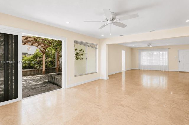 1995 Ixora Rd, North Miami, FL 33181