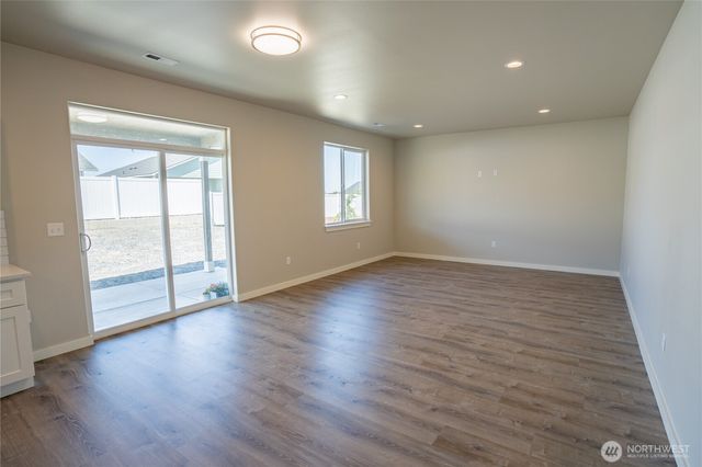1404 W Century Street, Moses Lake, WA 98837