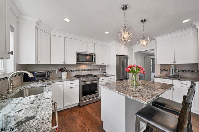 257 Bartley Rd, Washington Twp., NJ 07853