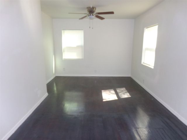 3423 Texas Drive, Dallas, TX 75211