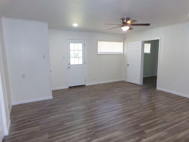 3423 Texas Drive, Dallas, TX 75211