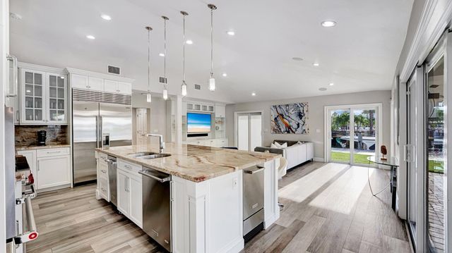 2593 SE 9th Street, Pompano Beach, FL 33062