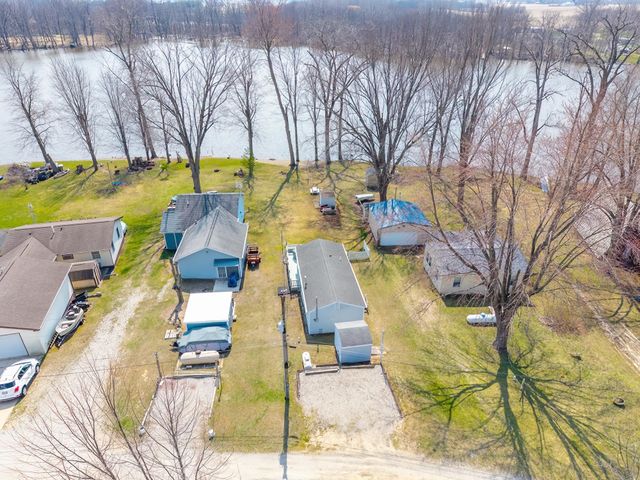 2975 S Scotty Drive, Pleasant Lake, IN 46779