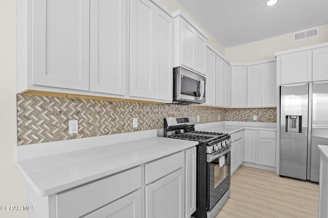 8420 WALLY Place, Vinton, TX 79821