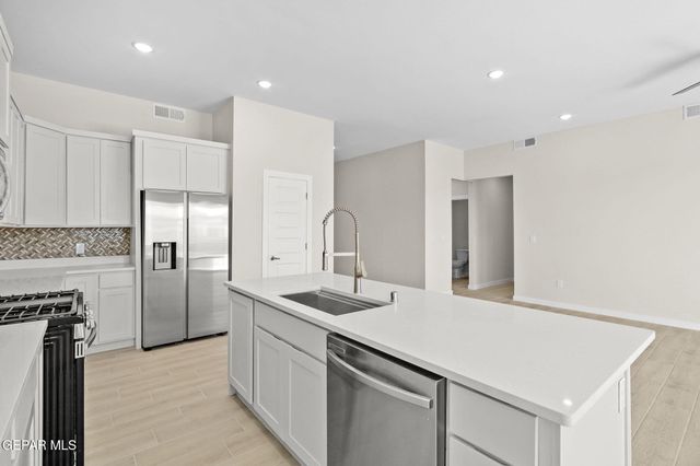 8420 WALLY Place, Vinton, TX 79821
