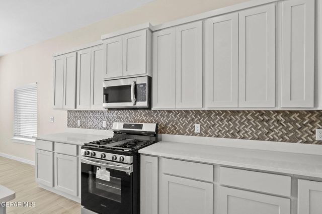 8420 WALLY Place, Vinton, TX 79821