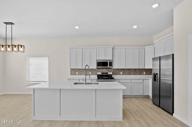 8420 WALLY Place, Vinton, TX 79821