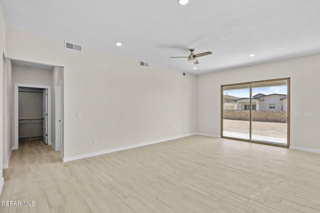 8420 WALLY Place, Vinton, TX 79821