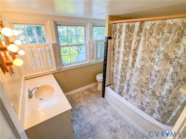 105 W McClellan St, Sandston, VA 23150