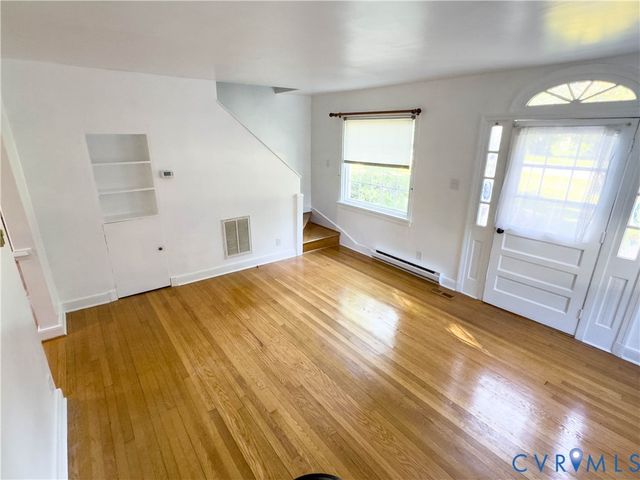 105 W McClellan St, Sandston, VA 23150