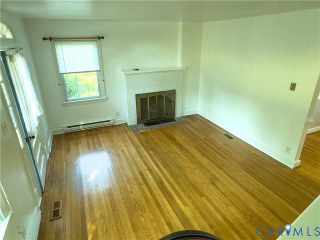 105 W McClellan St, Sandston, VA 23150
