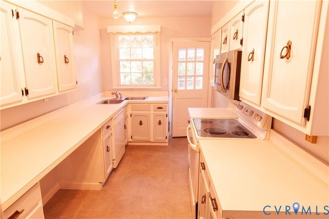 105 W McClellan St, Sandston, VA 23150
