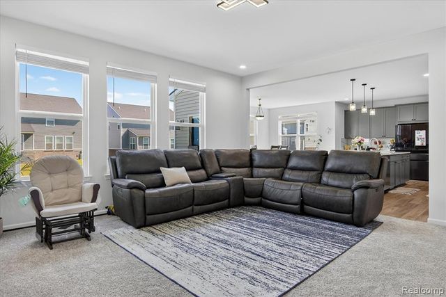 58676 Losino Drive, South Lyon, MI 48178
