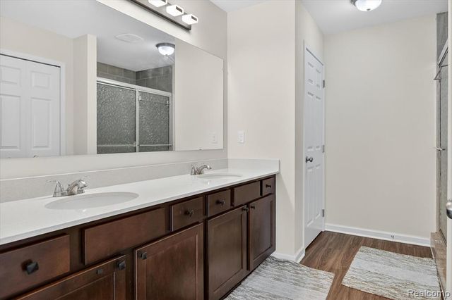 58676 Losino Drive, South Lyon, MI 48178