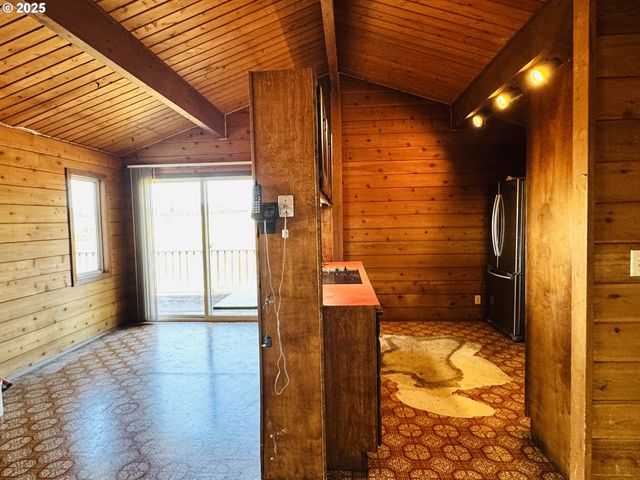 44 N HARRIS Rd, Goldendale, WA 98620