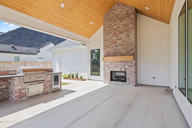 312 Abercrombie Way, Broussard, LA 70518