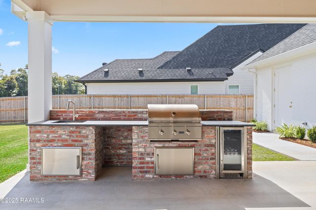 312 Abercrombie Way, Broussard, LA 70518