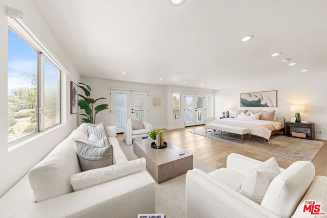 2927 Park Center Drive, Los Angeles, CA 90068