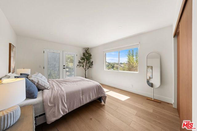 2927 Park Center Drive, Los Angeles, CA 90068