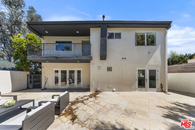 2927 Park Center Drive, Los Angeles, CA 90068