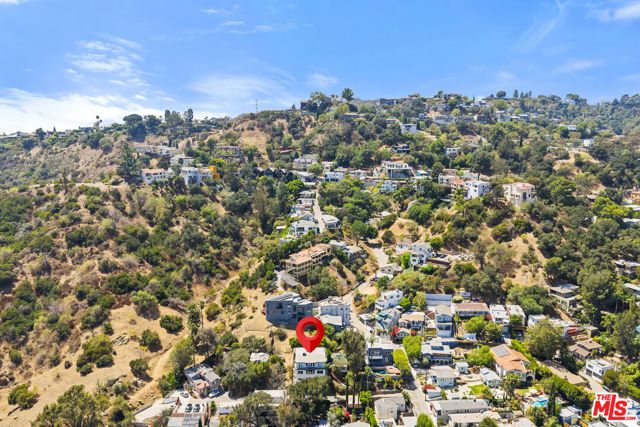 2927 Park Center Drive, Los Angeles, CA 90068