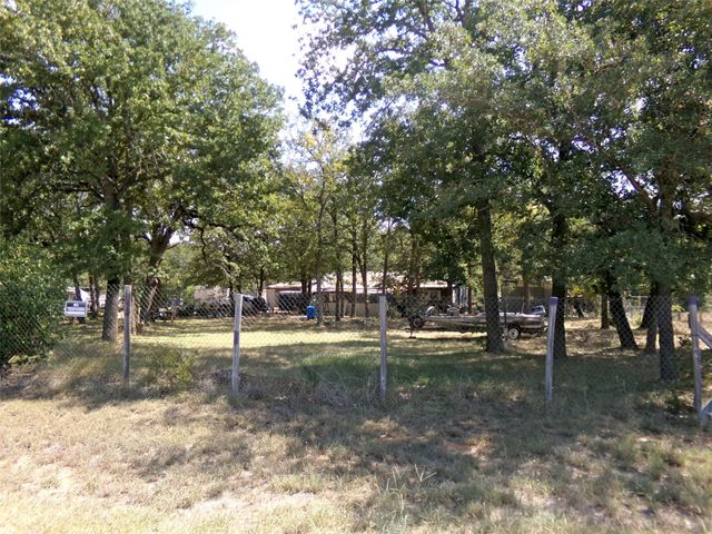 386 Hidden Oaks DR, Elgin, TX 78621