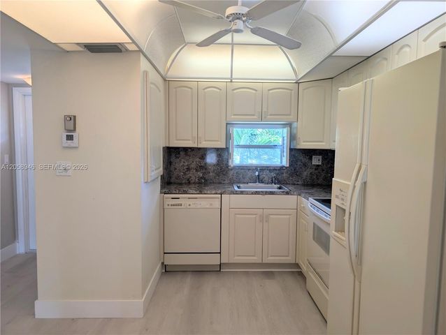 820 S Hollybrook Dr 303, Pembroke Pines, FL 33025