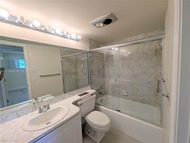 820 S Hollybrook Dr 303, Pembroke Pines, FL 33025