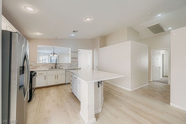 8136 Shady Glen Avenue, Las Vegas, NV 89131