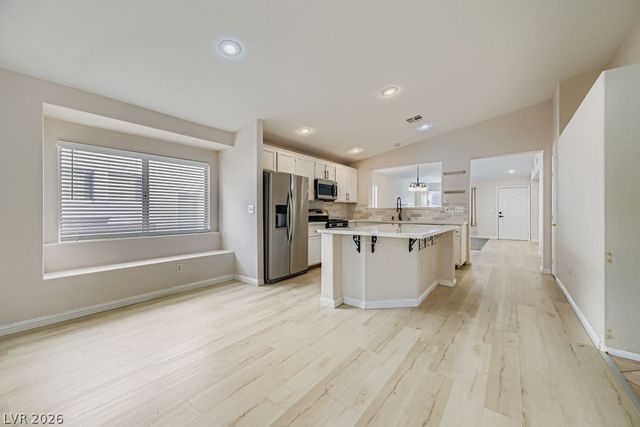 8136 Shady Glen Avenue, Las Vegas, NV 89131