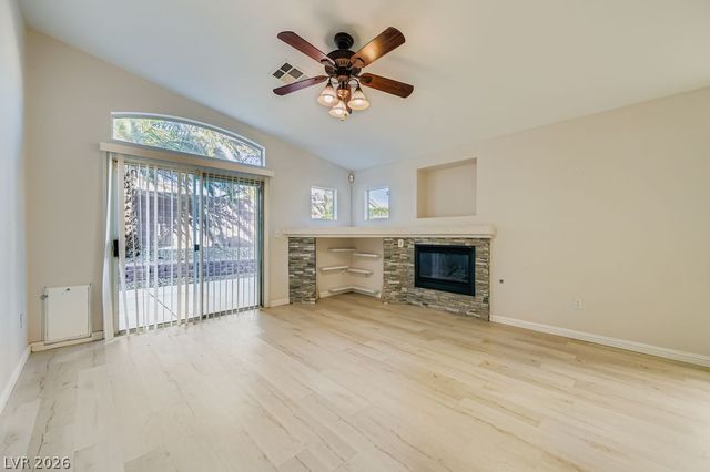 8136 Shady Glen Avenue, Las Vegas, NV 89131
