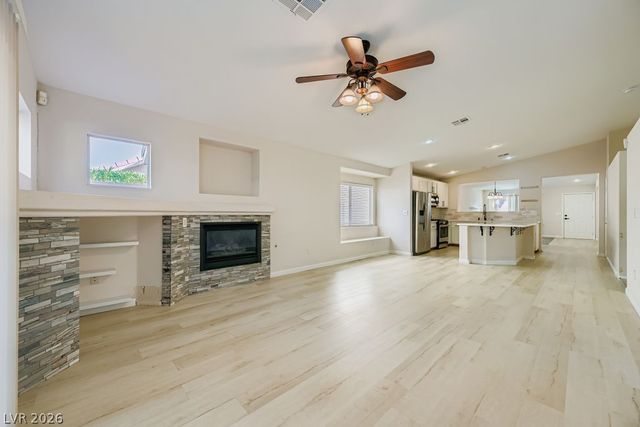 8136 Shady Glen Avenue, Las Vegas, NV 89131