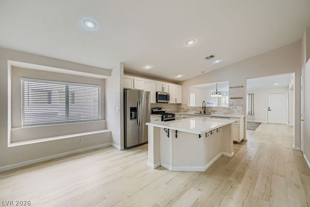8136 Shady Glen Avenue, Las Vegas, NV 89131