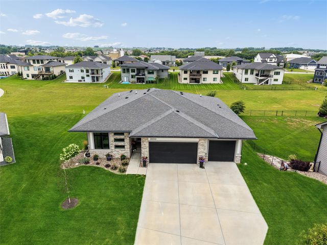 2000 NE Breezy Point, Grimes, IA 50111